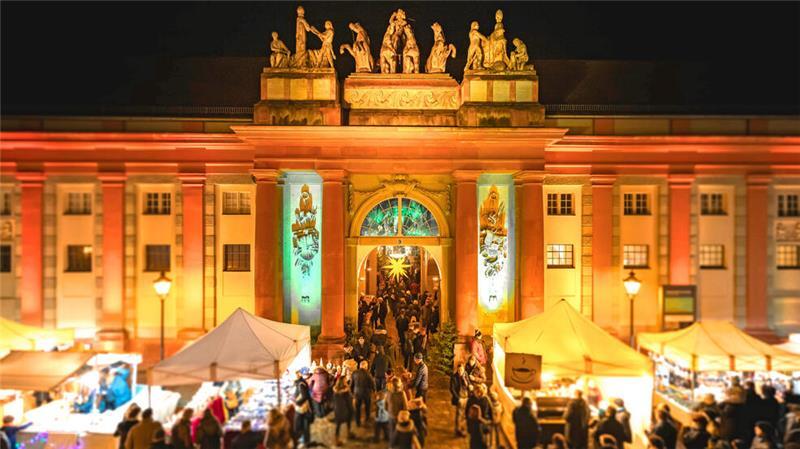 Polnische Weihnachtstraditionen lernt man auf dem Sternenmarkt am Kutschstall in Potsdam kennen.