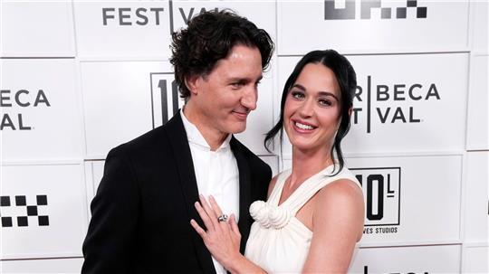 Popstar Katy Perry (41) hat sich bei der Premiere ihres neuen Films erstmals mit ihrem Partner, dem früheren kanadischen Premierminister Justin Trudeau (54), auf dem roten Teppich gezeigt. 