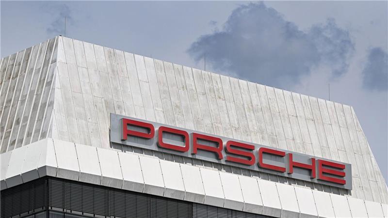 Porsche-Chef Blume kündigt weiteres Sparprogramm an Porsche verschärft Sparkurs. (Foto aktuell)