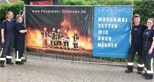 Powerfrauen Jenny Wiechern, Sonja Ellmer, Kathrin Freudenberg und Fredericke Nyfeld (von links nach rechts). Es fehlt Helene Niemann. Foto: Felsch