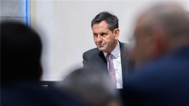 Präsentierte sich im Landtag staatstragend und zukunftsgewandt: Ministerpräsident Olaf Lies von der SPD. (Archivbild)