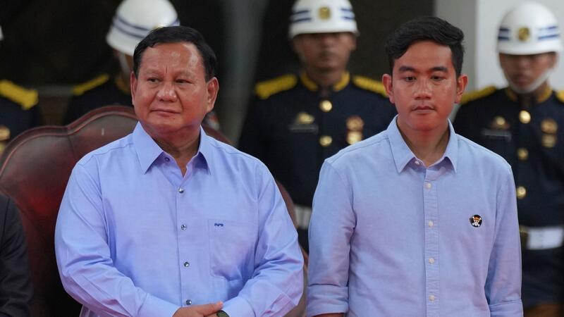 Wahlkampf in Indonesien startet: Wer folgt Präsident Jokowi? Präsidentschaftskandidat Prabowo Subianto (l) gilt laut Umfragen als Favorit bei den Wahlen in Indonesien.