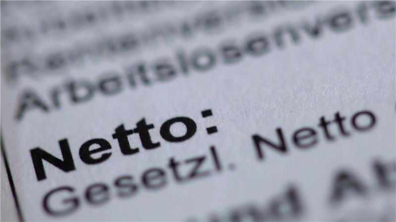 Preise hoch - Steuern und Abgaben runter? Angesichts von Preissteigerungen will die Regierung die Bürger entlasten. Wie, ist weitgehend offen. (Symbolfoto)
