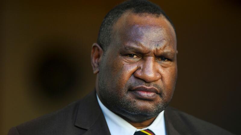 Premierminister James Marape rief wegen der Unruhen in Papua-Neuguinea das Militär zur Hilfe.