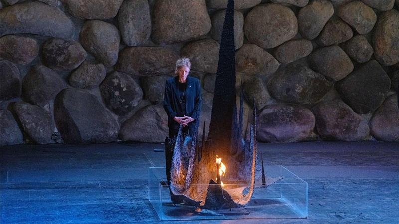 Prien besuchte die Gedenkstätte Yad Vashem.