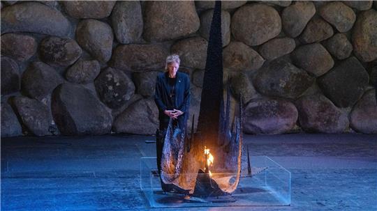 Prien besuchte die Gedenkstätte Yad Vashem.