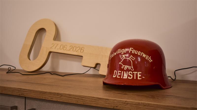 Einmalig im Kreis Stade: Das steckt in Deinstes neuem Dorfmittelpunkt Primär für die Brandbekämpfer gebaut: Seit dem 27. Juni ist das Multifunktionshaus das neue Zuhause der Freiwilligen Feuerwehr Deinste.