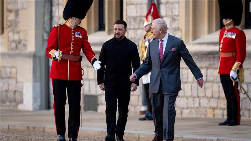 Prinz Charles empfängt ukrainischen Präsidenten Selenskyj auf Schloss Windsor.