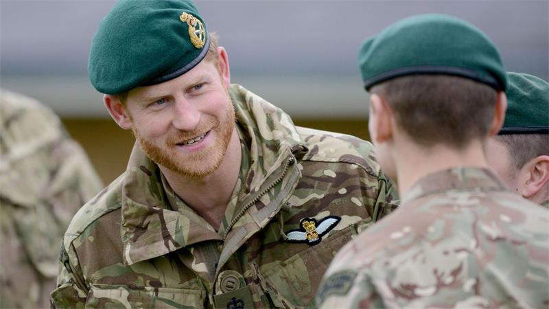 Was Harry und Meghan in Großbritannien erwartet Prinz Harry diente mehrere Jahre im Militär und pflegt heute noch ein enges Verhältnis zu den Streitkräften. (Archivfoto)
