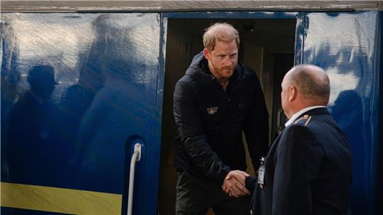 Prinz Harry reist mit einem Anliegen in die Ukraine. 