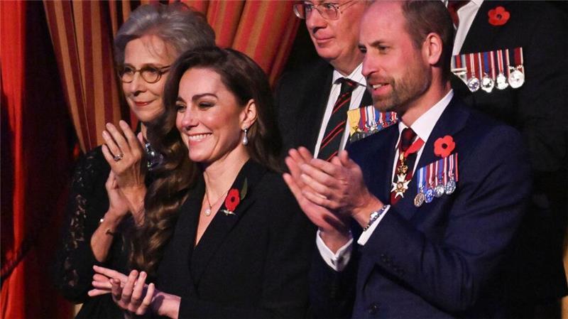 Kate kehrt nach Chemotherapie auf öffentliche Bühne zurück Prinzessin Kate und Prinz William beim Royal British Legion Festival of Remembrance in der Royal Albert Hall am Vorabend. Erstmals seit dem Ende ihrer Chemotherapie zeigt sich die Frau des britischen Thronfolgers wieder bei wichtigen Auftritten.