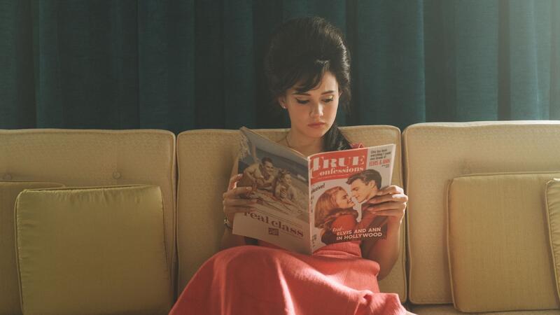 Priscilla (Cailee Spaeny) wirkt wie eine Gefangene in einem wunderschönen Käfig.