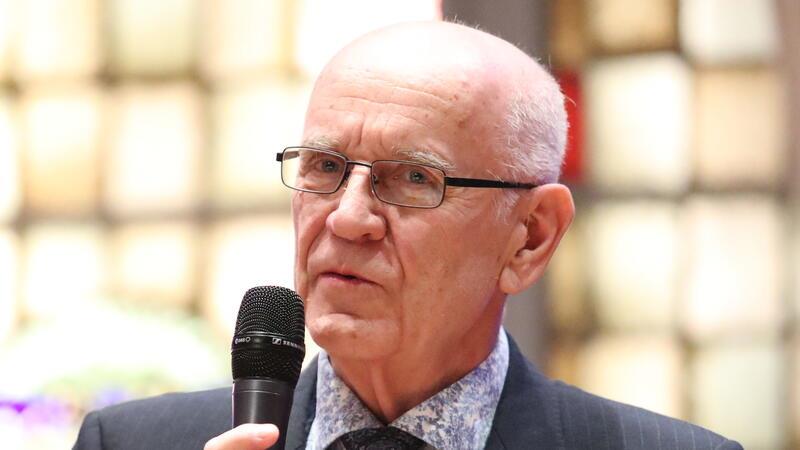 Prof. Dr. Hans-Wilhelm Melzer.