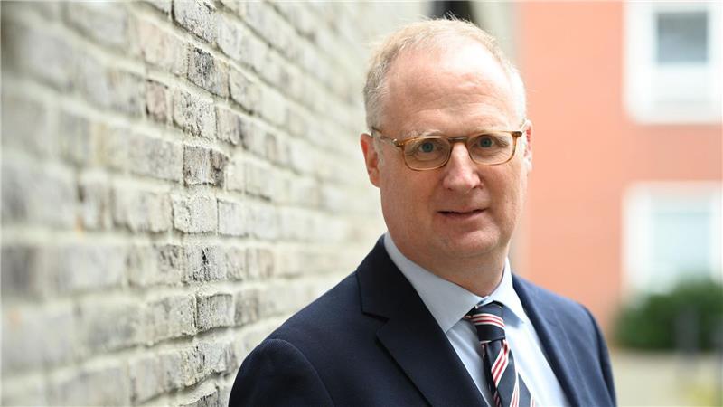 Professor Jann Strybny entwickelt den Kutter der Zukunft mit. 