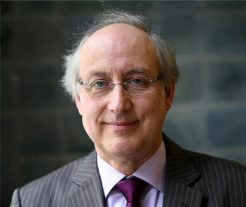 Professor Norbert Dieckmann hat ein Buch über die HSH Nordbank geschrieben. Foto Charisius/dpa