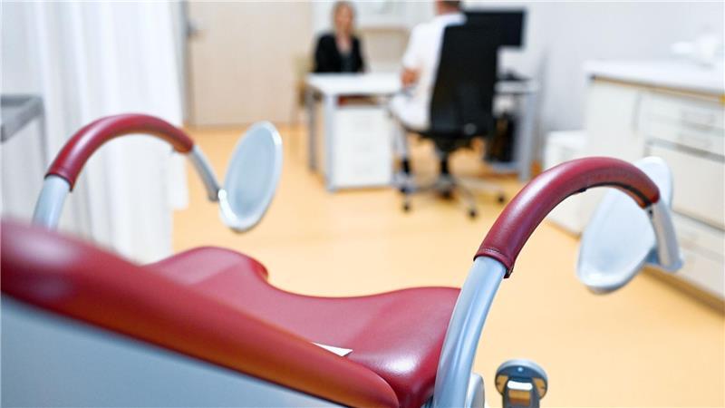 Wechseljahre: „Frauen fällt es schwer, darüber zu sprechen“ Professor Strowitzki geht davon aus, dass rund die Hälfte der Frauen im entsprechenden Alter unter Wechseljahr-Beschwerden leiden.