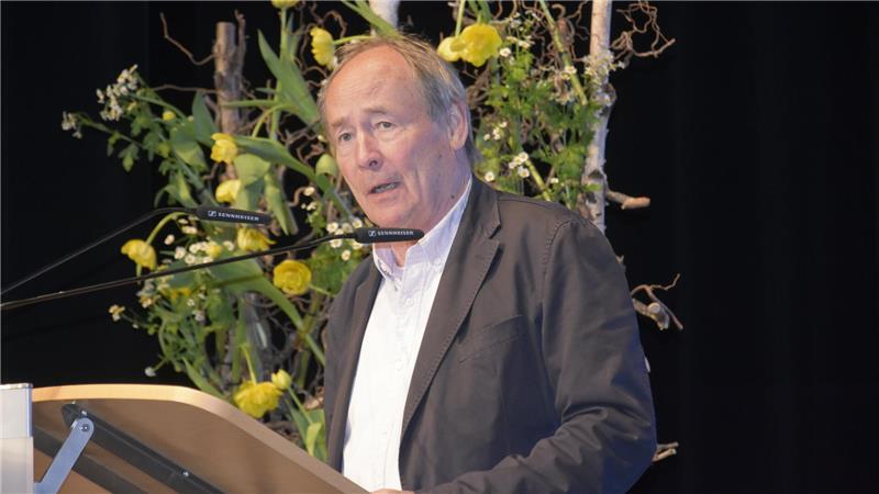 Professor Ulrich Gebhard referierte zum Thema Mensch und Natur.