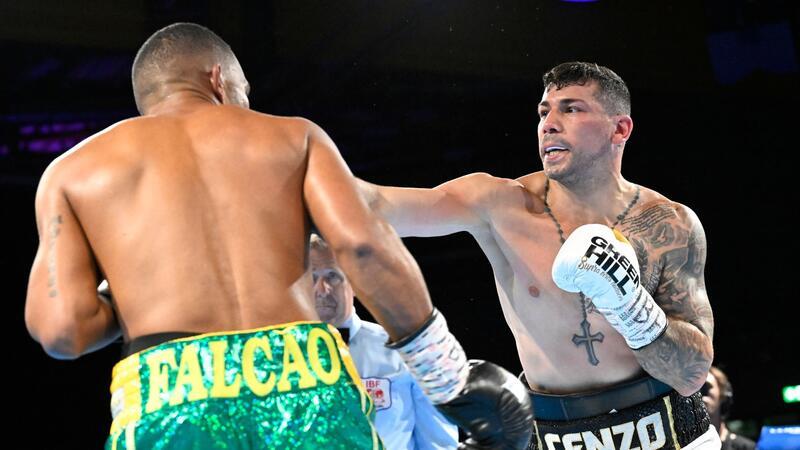 Profiboxer Gualtieri verliert WM-Titel in den USA Profiboxer Vincenzo Gualtieri (r) verlor seinen WM-Titel wieder.