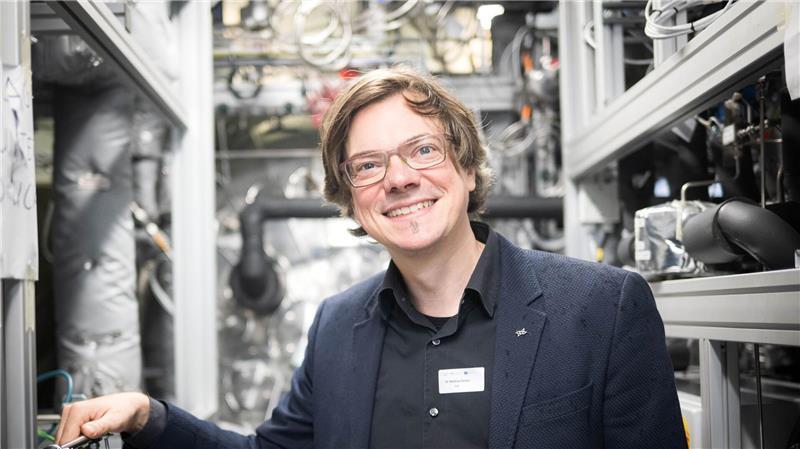 Kraftstoff aus Windkraft: Weltweit erste schwimmende Anlage im Test Projektleiter Matthias Metten hofft, dass in den nächsten Jahren erste kommerzielle Plattformen gebaut werden.