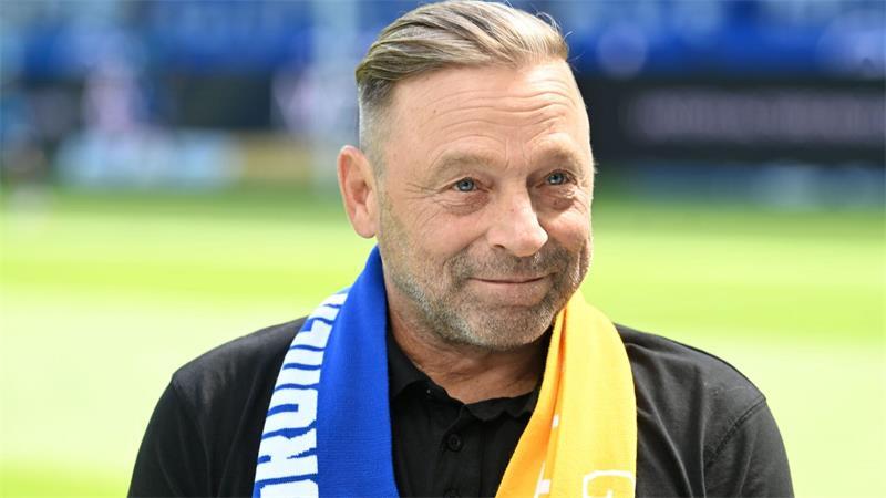 KSC siegt gegen Bielefeld im Duell der Neu-Trainer Prominenter Besuch: Thomas Häßler schaute im Wildpark vorbei.
