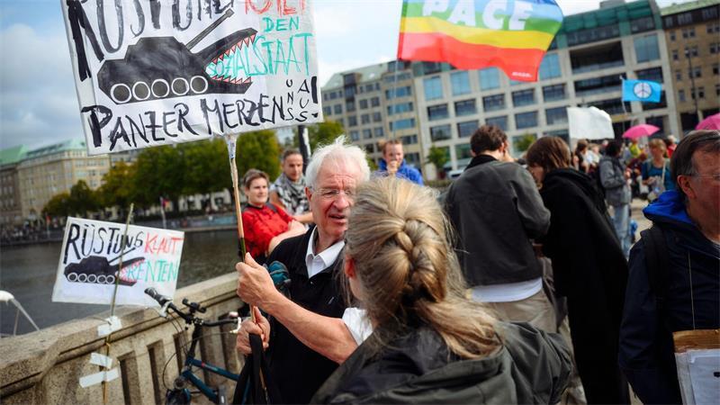Protest gegen Bundeswehrübung „Red Storm Charlie“