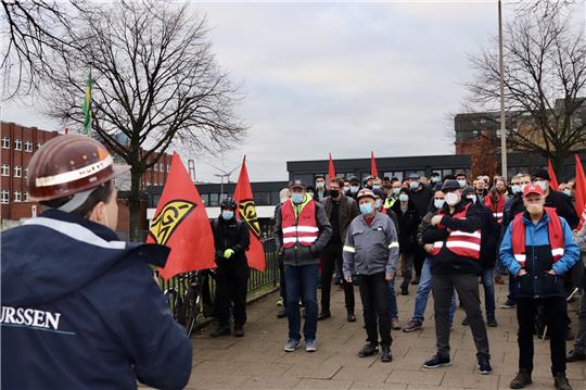 Protest vor dem Werkstor. Foto: Markus Lorenz​​​​​​