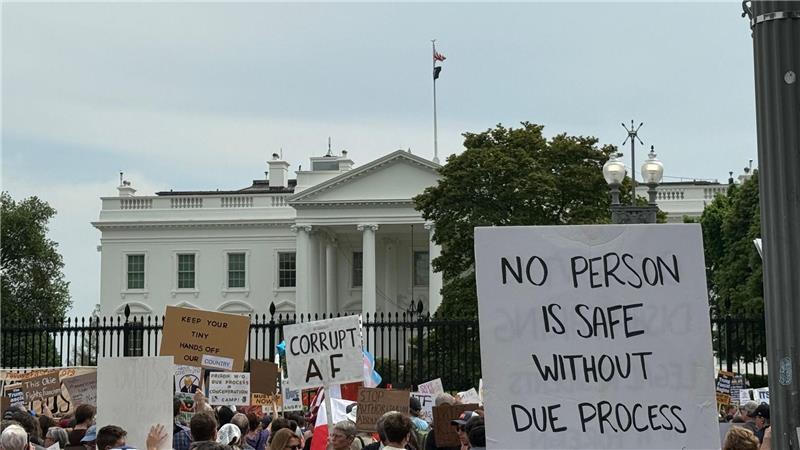 Proteste erreichen auch das Weiße Haus 