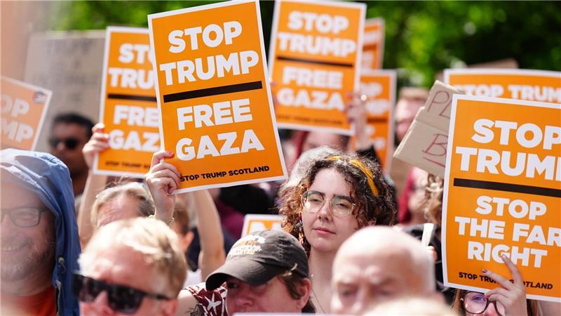 „Nicht willkommen“: Proteste gegen Trump in Schottland Protestiert wurde vor allem in Aberdeen und Edinburgh