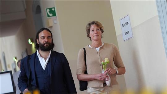 Prozess am Geburtstag: Christina Block auf dem Weg in den Gerichtssaal.