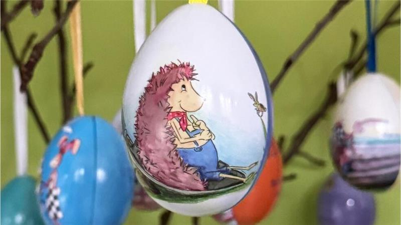 Pünktlich zu Ostern verkaufen die Lions-Damen aus Buxtehude wieder das Sammler-Osterei.