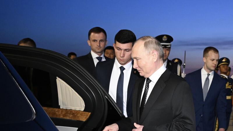 Putin signalisiert Verhandlungsbereitschaft über Ukraine Putin ist zu einem zweitägigen Staatsbesuch in China eingetroffen.