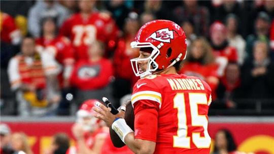 Quarterback Patrick Mahomes führte Kansas City gegen Miami zum Sieg.