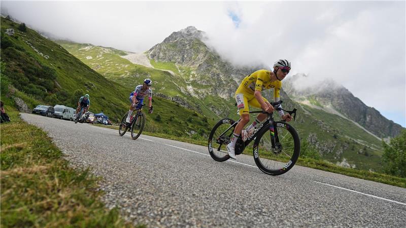 Rad-Star Tadej Pogacar bei der Königsetappe der Tour.