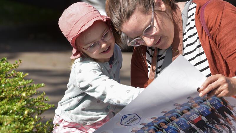 Radsportbegeistert: Alena und Tochter Louisa.