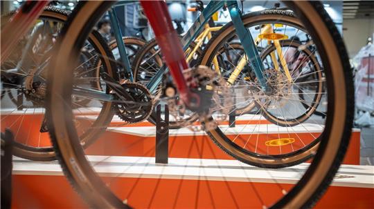 Räder über Räder: Die Fachmesse Eurobike in Frankfurt öffnet. (Archivbild)