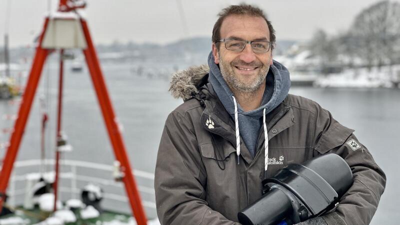 Rätsel vor Helgoland gelöst: Wissenschaftler entschlüsseln Vertiefungen am Meeresboden Rätsel gelöst: Mit diesem für Flachwasser optimierten Echolot konnten der Geowissenschaftler Dr. Jens Schneider von Deimling und das Forschungsteam den Meeresboden zentimetergenau vermessen.