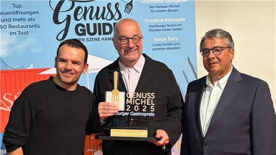 Rainer Sass eingerahmt von Sigmar Gabriel und Steffen Henssler (links).