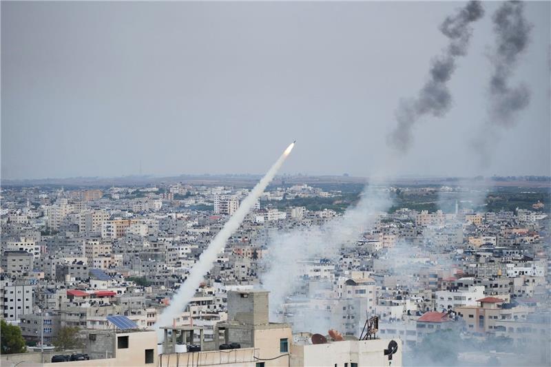 Großangriff der Hamas auf Israel - Mehrere hundert Tote Raketen werden von militanten Palästinensern aus dem Gazastreifen auf Israel abgefeuert.