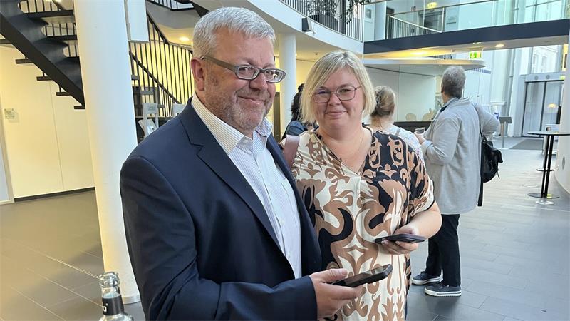 Ralf Dessel, hier mit seiner Frau Dagmar Wosik-Dessel, wird neuer Bürgermeister in Buxtehude.
