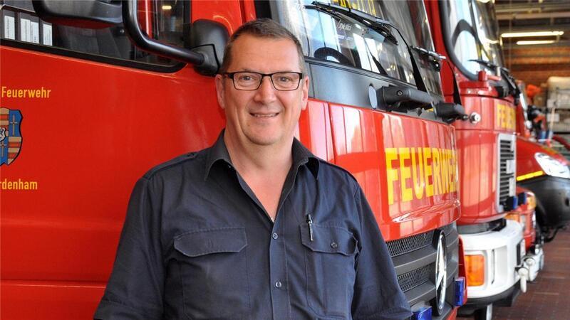 Ralf Hoyer, Kreisbrandmeister des Landkreises Wesermarsch, hat noch in der Nacht die Alarm- und Ausrückeordnung der Feuerwehren geändert.
