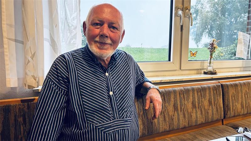 Mit Herz und Hand: Warum die Fähre Brobergen besonders ist Ralf Ostermann im Fährkrug. Er hat gleich mehrere Gründe für seinen Dienst als Fährmann in Brobergen.