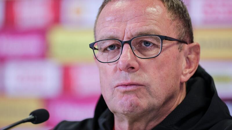 Ralf Rangnick wird von den Bayern umworben, hat aber offenbar Zweifel, ob er nach München wechseln soll.