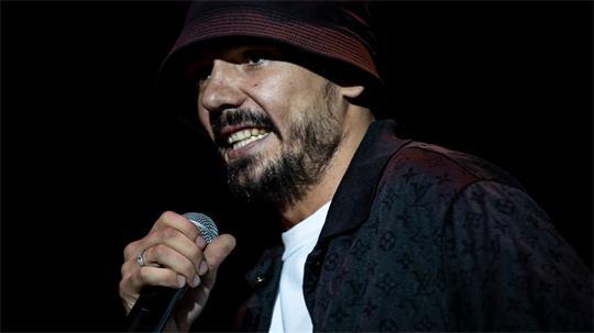 Rapper Capital Bra hat gegen die gemeinsame Glücksspielbehörde der Länder geklagt. (Archivbild) 