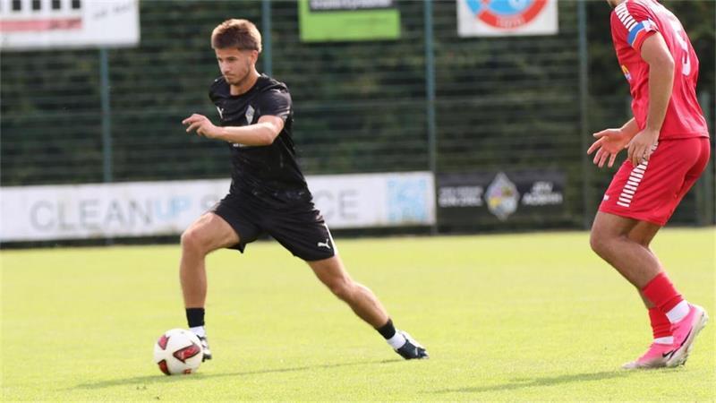 Rasmus Bahr – hier in der Partie gegen Norderstedt – schoss das zweite Tor im Spiel gegen Nienstedten. (Archivbild)