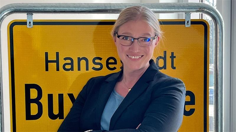 Das verdienen Buxtehuder Lokalpolitiker Ratsfrau Katharina Mewes (BBG/FWG): Mal locker zehn Stunden lesen an einem 300 Seiten langen Konzept.