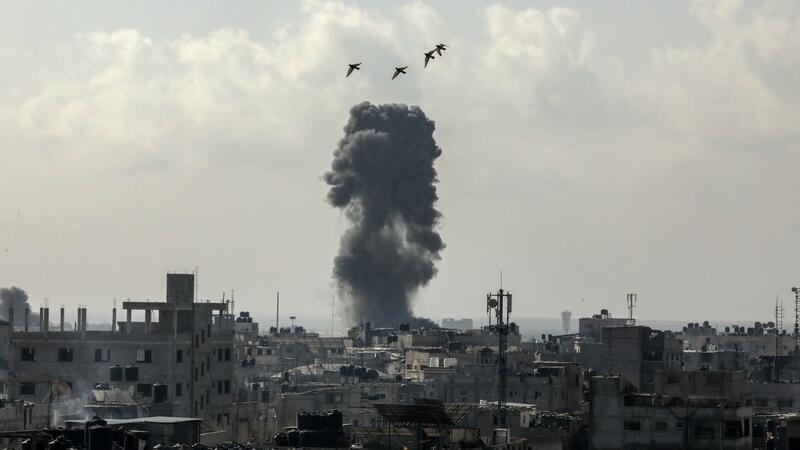 Rauch steigt auf nach einem israelischen Luftangriff auf Rafah im Süden des Gazastreifens.