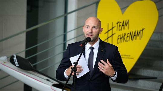Rauhe kündigte in Berlin an, den Spitzensport und das Ehrenamt stärken zu wollen.