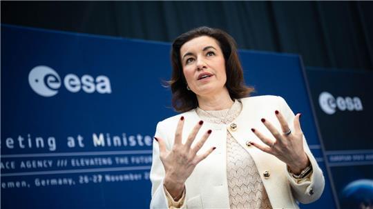 Raumfahrtministerin Bär will das Budget aufstocken.