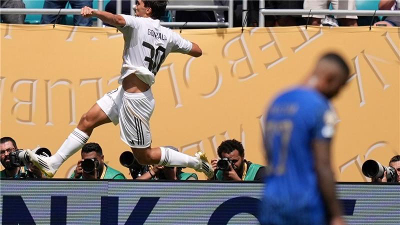 Alonso hat beim Real-Debüt keinen Spaß: 1:1 gegen Al-Hilal Real-Youngster Gonzalo Garcia jubelt nach seinem 1:0.