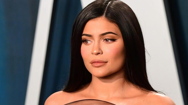 Ina Müller & Co.: Trennungen und Liebesglück bei den Promis Reality-Star und Unternehmerin Kylie Jenner ist mit Schauspieler Timothee Chalamet („Dune“) liiert.